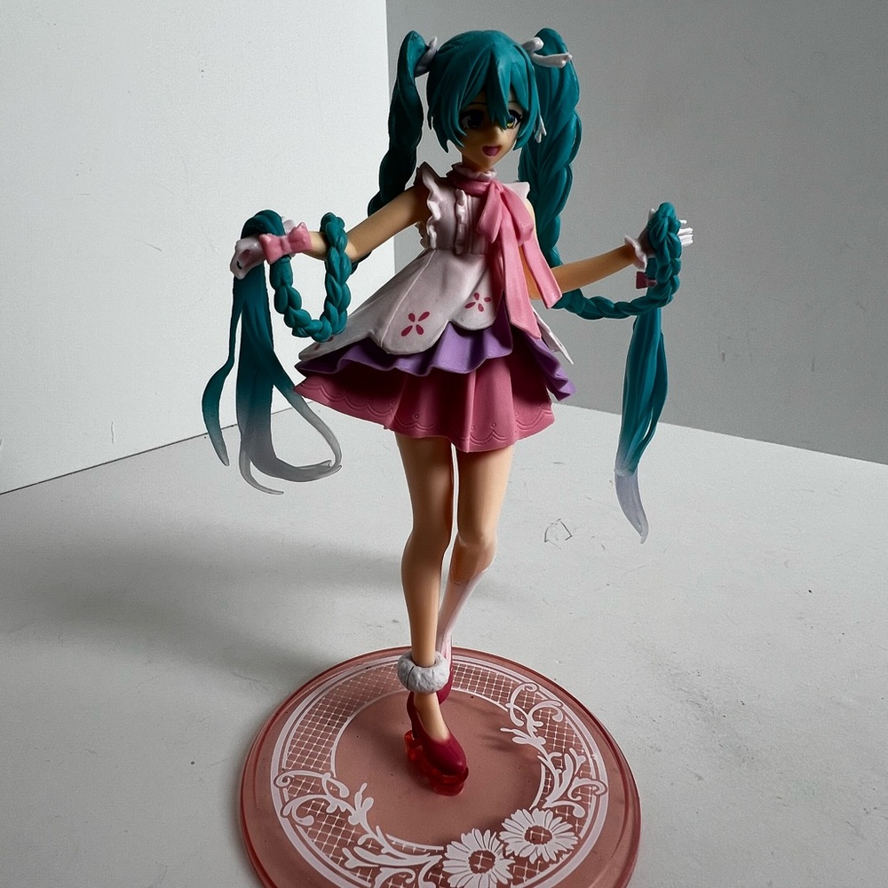 Hatsune Miku Wonderland Figure Rapunzel